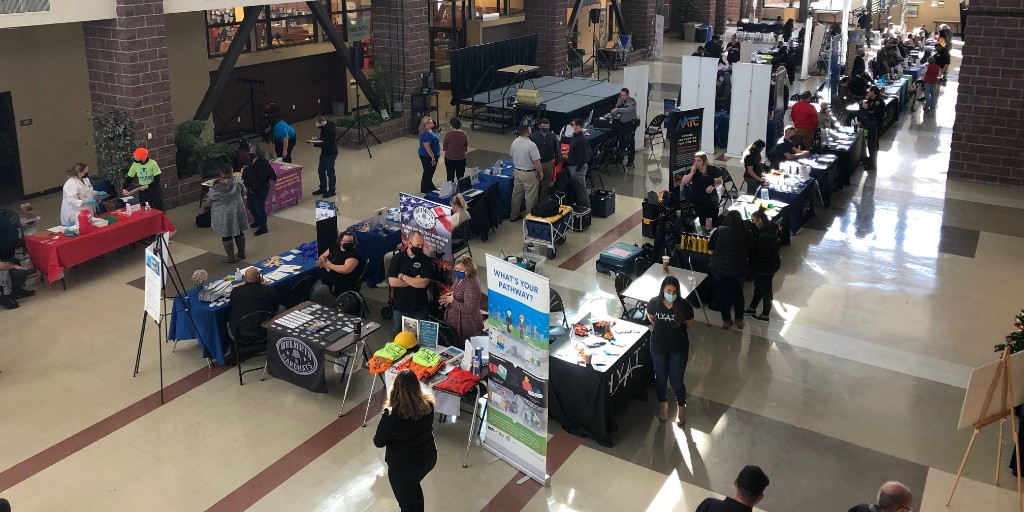 TMCC's Fall 2022 Job Fair is today! Be ready to converse with representatives from a wide range of career fields. Don't miss this opportunity to meet local and national employers looking to expand their teams! 💼 For more information: 👉 bit.ly/3KD3GUl #TMCCPaysOff