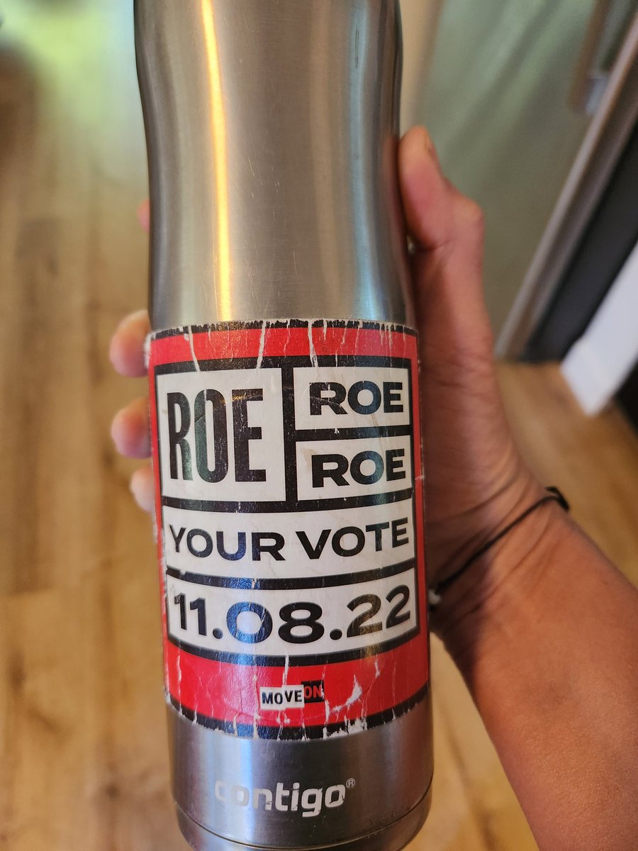 AllisonAspen's tweet photo. Love my sticker from @MoveOn.
 #RoeYourVote  #mybodymychoice #WomensRightsAreHumanRights #VoteBlue2022 https://t.co/nNTkMAC3Qq