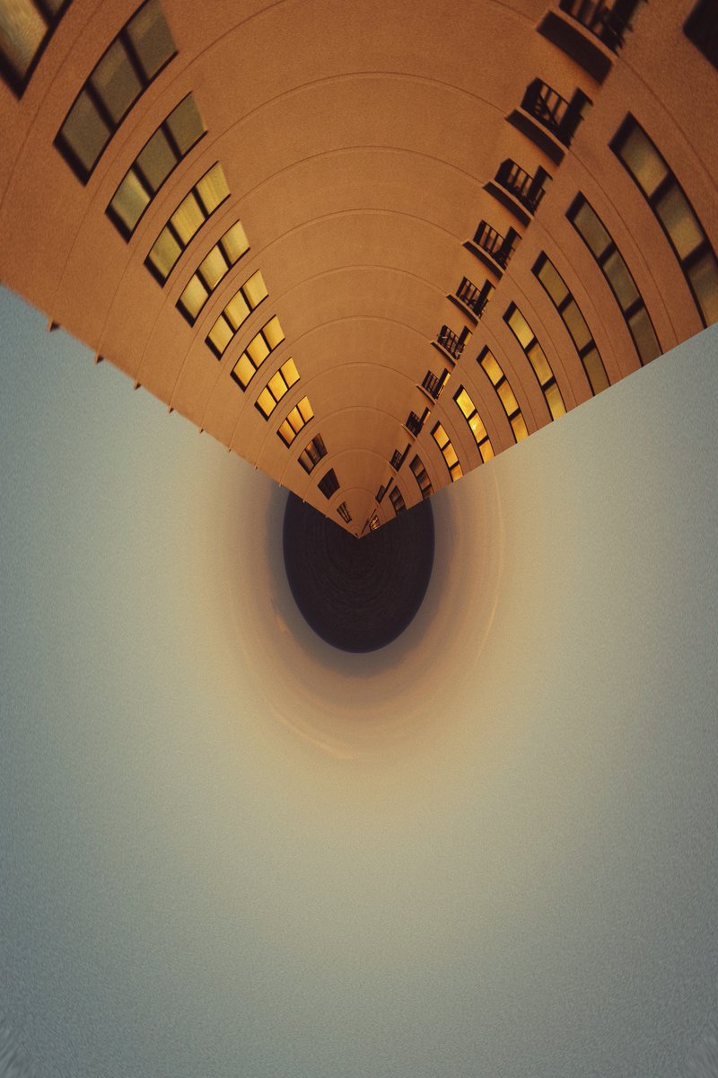 premierepete's tweet photo. Free Fall #photooftheday https://t.co/HnKQve04Jl