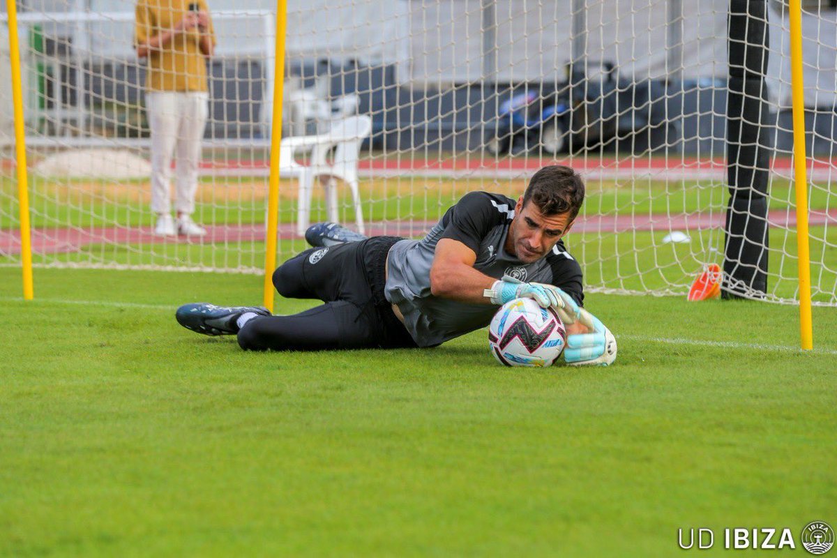 #WorkinProgress 🧤💙