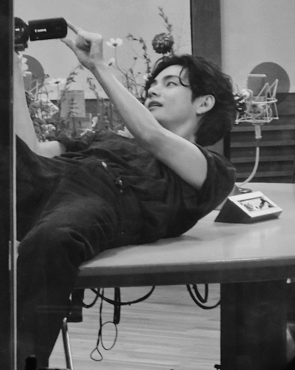 kim taehyung please i’m going crazy