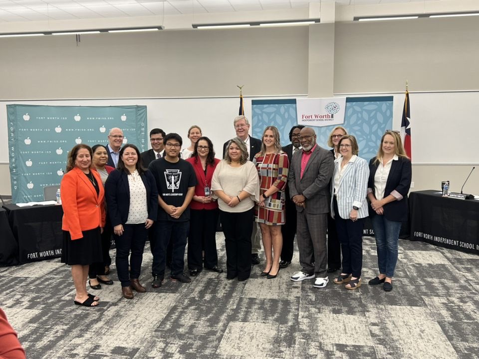 FWISD_CTE's tweet photo. #PartnershipsMatter and we are fortunate to have @BellFlight and @LockheedMartin host 18 #Classof22 senior student interns. โ๏ธ๐๐ญ๐ป
๐ During last nightโs board meeting, Trustees recognized these partnerships and opportunities they provide for students!
#gspoc
#CTEWorks https://t.co/jDHJoyWERm