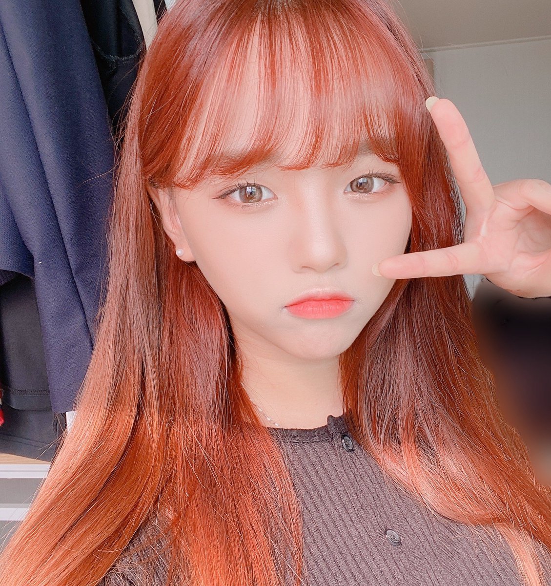 npomvtt's tweet photo. HAPPY DAY! Ayeon, membro do SATURDAY está completando 20 aninhos hoje. Desejamos um feliz aniversário, que continue a brilhar e rodeada de muito amor. 💞💞💞💞

#HAPPPY_AYEON_DAY 
#아연아_생일축하해 https://t.co/khlE5WqmSG