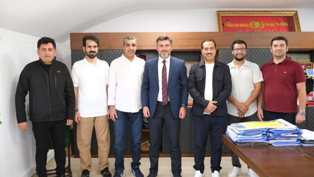 sporkentkocaeli's tweet photo. #Kuveyt Halter Federasyon Başkanı Talal Aljassar ve kıymetli heyetini ağırladık. 

Nazik ziyaretleri için teşekkür ediyoruz😊 https://t.co/828DmqIjTJ