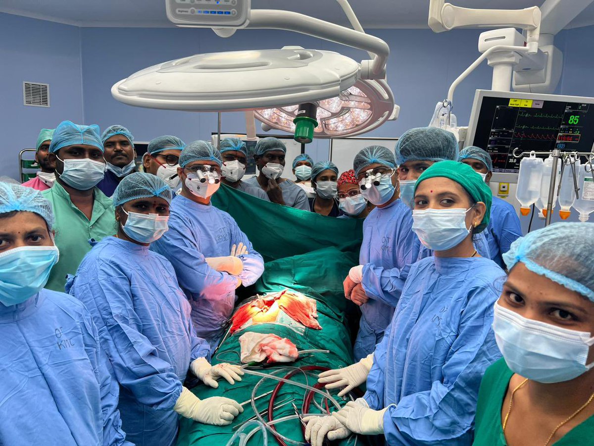 BRSHarish's tweet photo. Kudos to the healthcare staff 👏

In an endorsement to futuristic planning and providing visionary healthcare to people, by Hon'ble #CMKCR garu, first ever open heart surgery in Govt Hospitals out side Hyderabad was performed in MGM Hospital, Warangal. https://t.co/hF7DHgDE3A