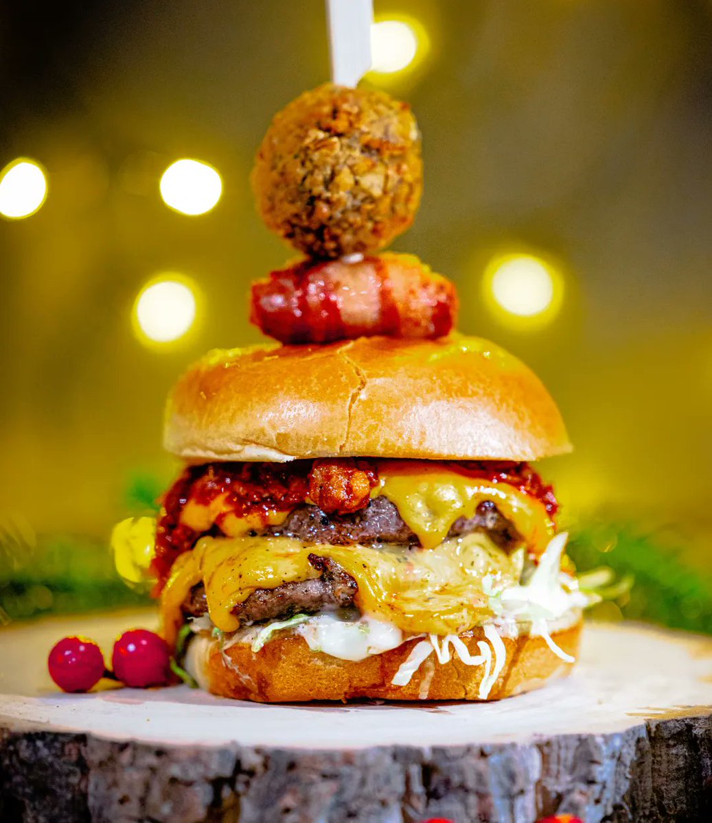 It's never too early to think about Christmas, get booked in now!

📲 handmadeburgerco.co.uk/christmas