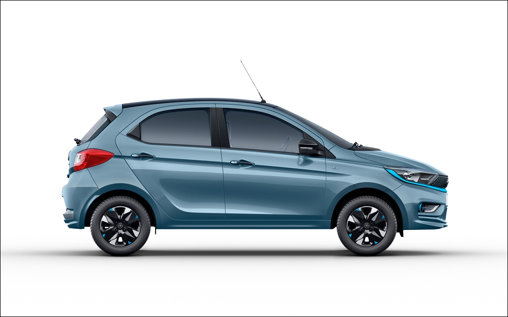 theautomotive's tweet photo. Tata Tiago EV Launched at ₹8.49 Lakh: https://t.co/3bCSbHTU2q
#Tata #TataMotors #TataTiagoEV #TiagoEV #TataTiago #ElectricVehicles #EV #ElectricHatchback #TheAutomotiveIndia https://t.co/8RNj82e2y6