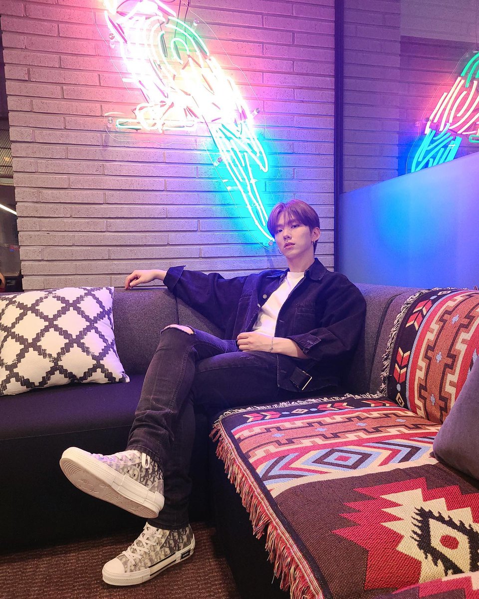 210929 #기현 인스타그램 @ yookihhh

일년에 한번 입을까 말까 한 스키니진
몬베베 덕분에 입어보네

🐹instagram.com/p/CUZDrK1vN-I/…

#기현 #KIHYUN #몬스타엑스 #MONSTA_X