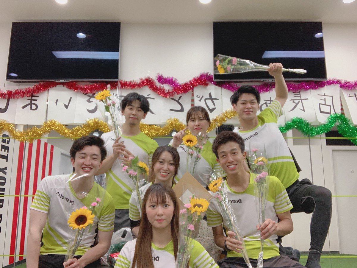福岡店長お疲れ様でした🐭

新卒で入って仕事への向き合い方や人との繋がりの大事さを学びました。

改めてこのメンバーで働けてたのも、良い経験やと思います。

何年経っても自分の店長は福岡店長です。

次は東京で会いましょう😊

＃ねずっ子
＃なんばウォーク
