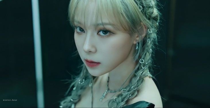 DRACV4MP's tweet image. ———————

  @ DRACV4MP (Kᴀᴛʜ) Uᴘᴅᴀᴛᴇ.

I fucking hate work.