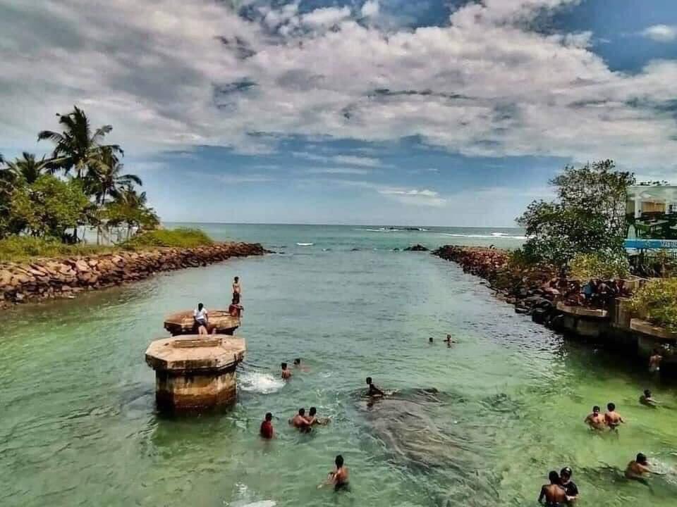 UdithaJeewanth's tweet photo. ගොවියපාන | Goviyapana 😍😍😍🇱🇰
නාන්න මරු තැනක් 🏊‍♀️🌊♥️💚

#festival #matara #Galle #south  #FestivalTown #FastivalMonthly #trending #travel #TFun #nature #instagram #Tiktok #Youtube https://t.co/FwtDgoIQMz