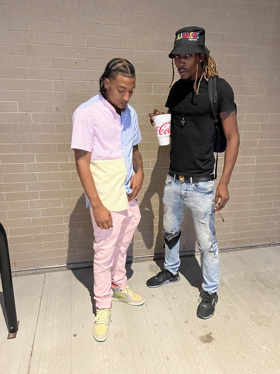 CassanovaKutz's tweet photo. Wrong or right I’m rockin with my brudda 💪🏽💪🏽🖤🖤 https://t.co/8dlyxstgbB