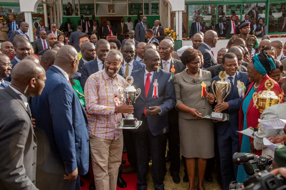 uonbi's tweet photo. The Chair of Council, Prof. Miriam Were, The Vice Chancellor, Prof. Kiama and the COO, Mr. Brian Ouma received the Trophy  for the Best University stand awarded to the University by the Deputy President Rigathi Gachagua today at the Nairobi ASK Show
#TwendeniNairobiShow https://t.co/BBOQjlhQhE