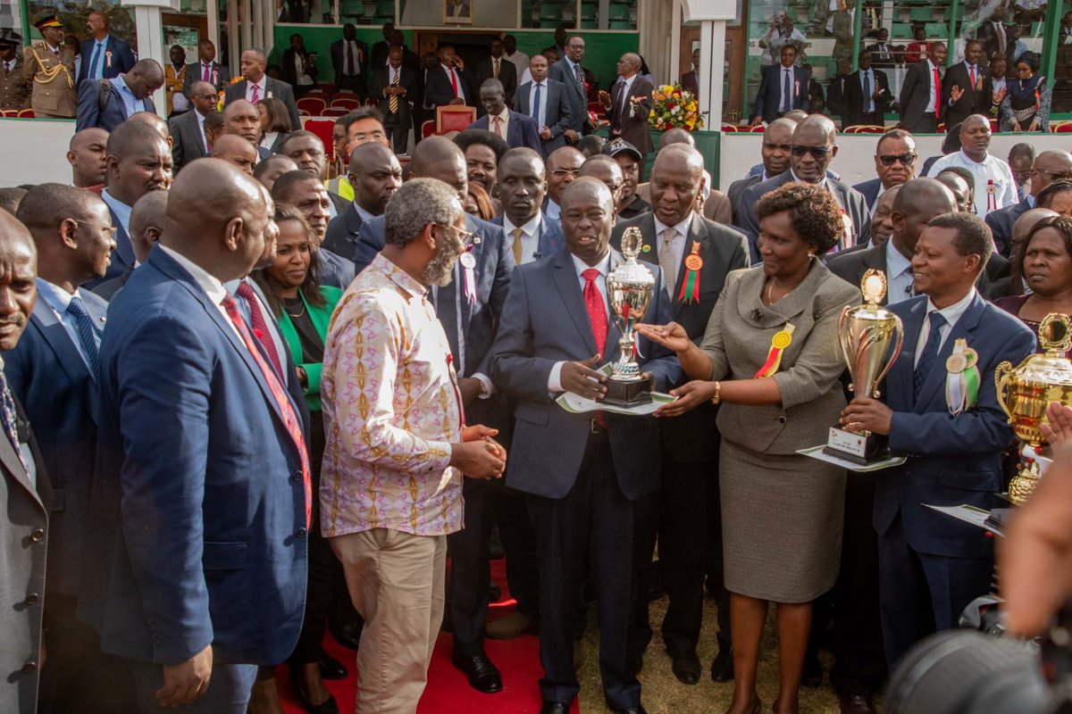 uonbi's tweet photo. The Chair of Council, Prof. Miriam Were, The Vice Chancellor, Prof. Kiama and the COO, Mr. Brian Ouma received the Trophy  for the Best University stand awarded to the University by the Deputy President Rigathi Gachagua today at the Nairobi ASK Show
#TwendeniNairobiShow https://t.co/BBOQjlhQhE
