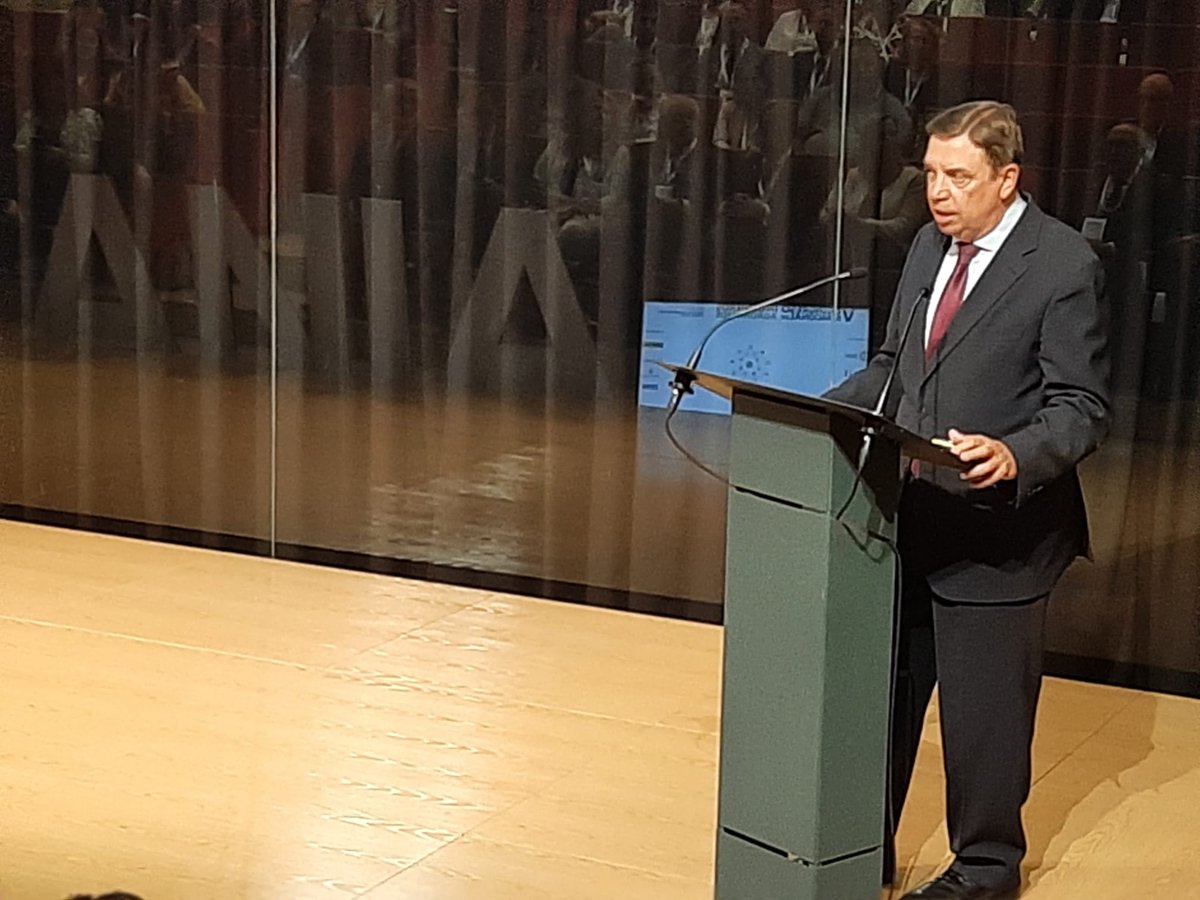 En la clausura del V congreso nacional de <a href="/ANIAagronomos/">ANIA - Asociación Nacional de Ingenieros Agrónomos</a>, el ministro <a href="/LuisPlanas/">Luis Planas Puchades</a> destaca el papel de los ingenieros agrónomos para impulsar la I+D+i en el sector agrario 
📲bit.ly/3rhcuGK