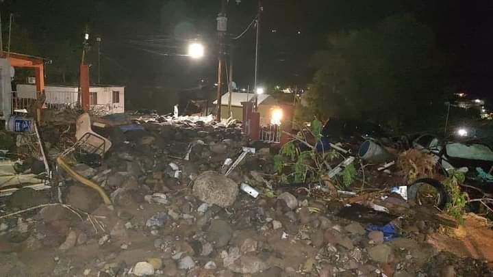 Bueno, si nos vamos a compadecer de los cubanos, empecemos por compadecernos por los cachanienses. Anoche la lluvia les volvió a pegar otra putiza.