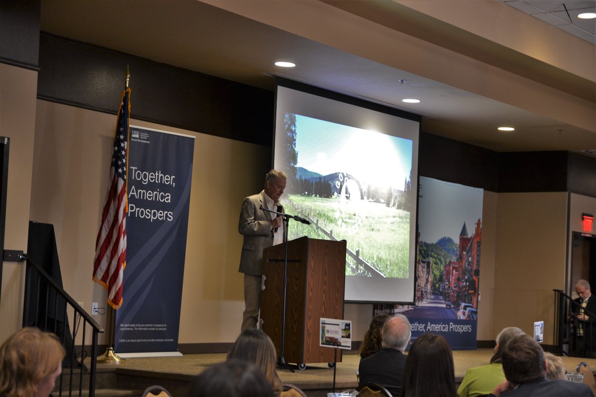 IdahoCommerce's tweet photo. Yesterday, more than 200 attendees representing Idaho cities, counties, state government agencies and other community organizations attended the new Idaho Rural Success Summit.

Read more about the event here: https://t.co/nWLMuGseq8 https://t.co/jkM1owzwNG