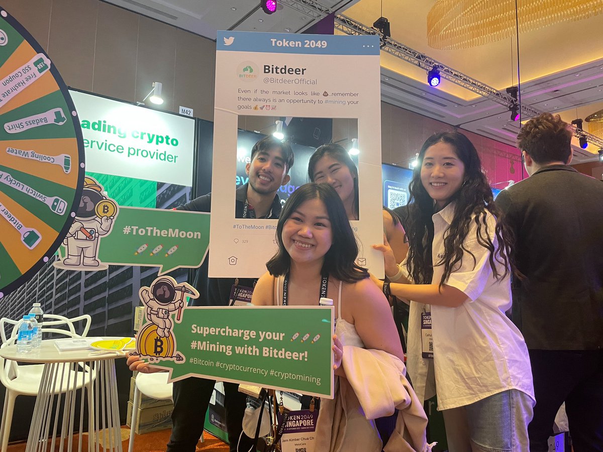 Bitdeer's tweet photo. Unique activities and enjoyment for people who dropped by our booth π
Lucky Wheel π‘ Creative Photo Props π€³ Amazing Prizes π
Don't miss out, be a witness to the amazing #BitdeerCommunity.
Find your way to #boothM42 tmr!
#TOKEN2049 #Bitdeercommunity https://t.co/vZndoZjdqr
