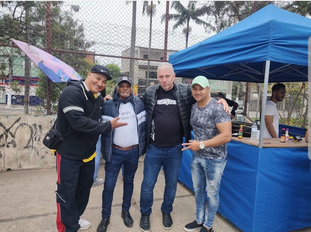 emerson1_de's tweet photo. Obrigado Carrãozinho pela Recepção e Apoio!
Festa linda 👏👏👏

#Eleições2022 #deputadoestadual #SP #podemos19 #emersondê19070 #juntossomosmaisfortes https://t.co/TfPzK6N88T