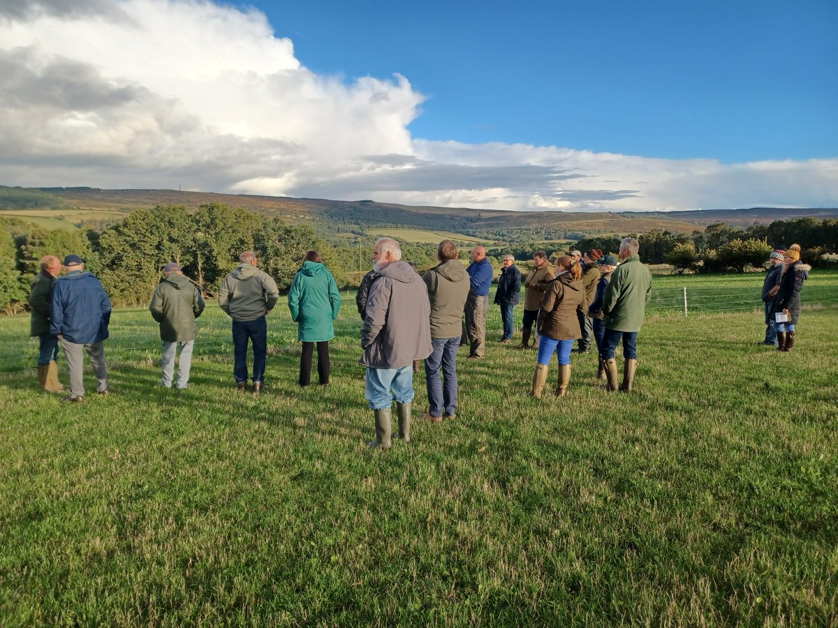 AnnaSimpson283's tweet photo. What a beautiful evening spent with some brilliant Northumberland farmers. Thanks @JamesADrummond  for showing us round and @adambedders for the farming update 👍☀️🌈 https://t.co/pVcmTvhpqc