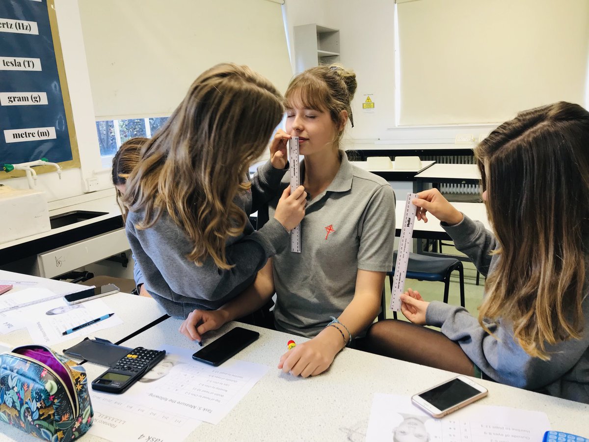 ReeveMaryreeve's tweet photo. Another great session for our yr10 (girls only 💪) STEAM club investigating the Golden Ratio with our incredible engineer Tcr Wilder.  ⁦@CNCSOfficial⁩ ⁦@CncsScience⁩ ⁦@TeachingSTEM ⁦@IOPDiversity⁩ #womeninscience #iteachphysics https://t.co/juDl8FYDkv