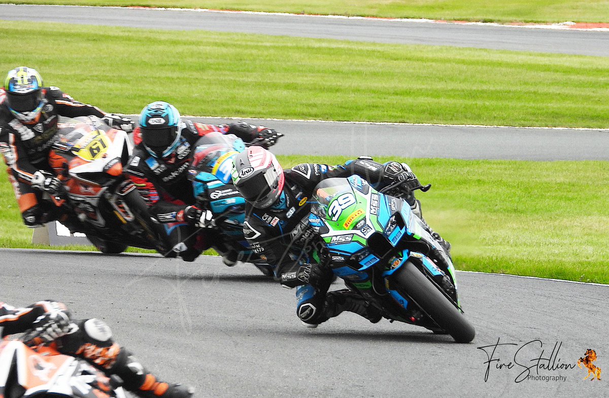 FireStallion666's tweet photo. #stock1000 #oultonpark #motorsportphotography #fastbikes #knickerbrook #sportsphotography #motorcycles @Oulton_Park #firestallionphotography https://t.co/MDRxuy4oXK
