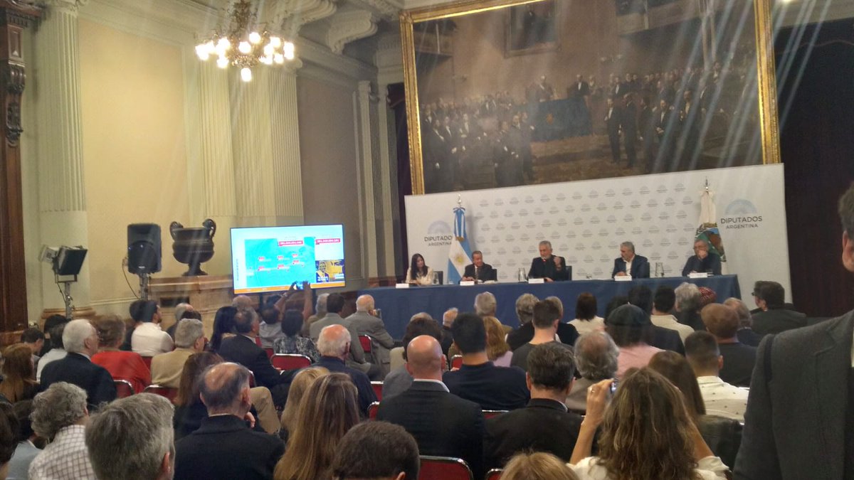mrmartinez55's tweet photo. Por iniciativa de @carlosponce668, Natalia Chacur, @JCAlderete_CCC y @caliva_vero se presentó el Observatorio de la Deuda Pública de la Univ. de La Punta, San Luis. Disertaron, además, @alberto_rsaa y Alejandro Olmos Gaona. https://t.co/TqVqLs0uuO