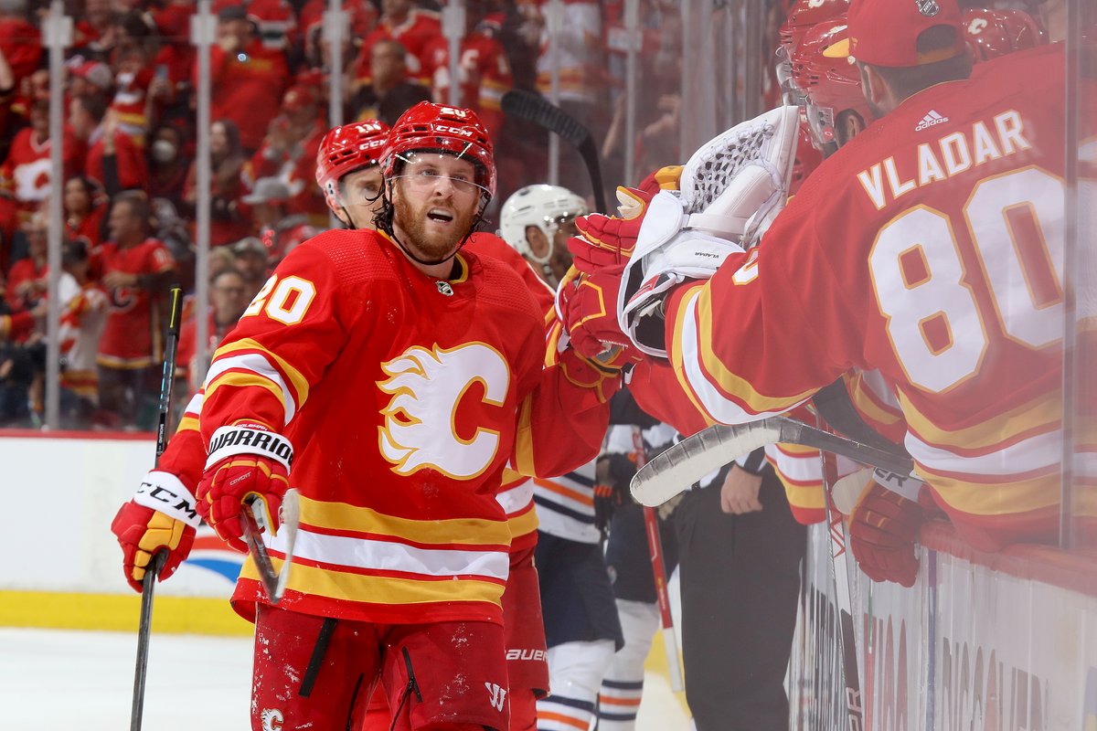 Wednesdays without hockey? Blah.

Wednesdays with hockey? Yay!

Wednesdays with tickets to hockey at the 'Dome? YAY!

Follow us, RT this post, and reply with who you would take to the game tonight for a chance to win a pair of tickets!

Winners will be drawn at 12:30 PM MT.