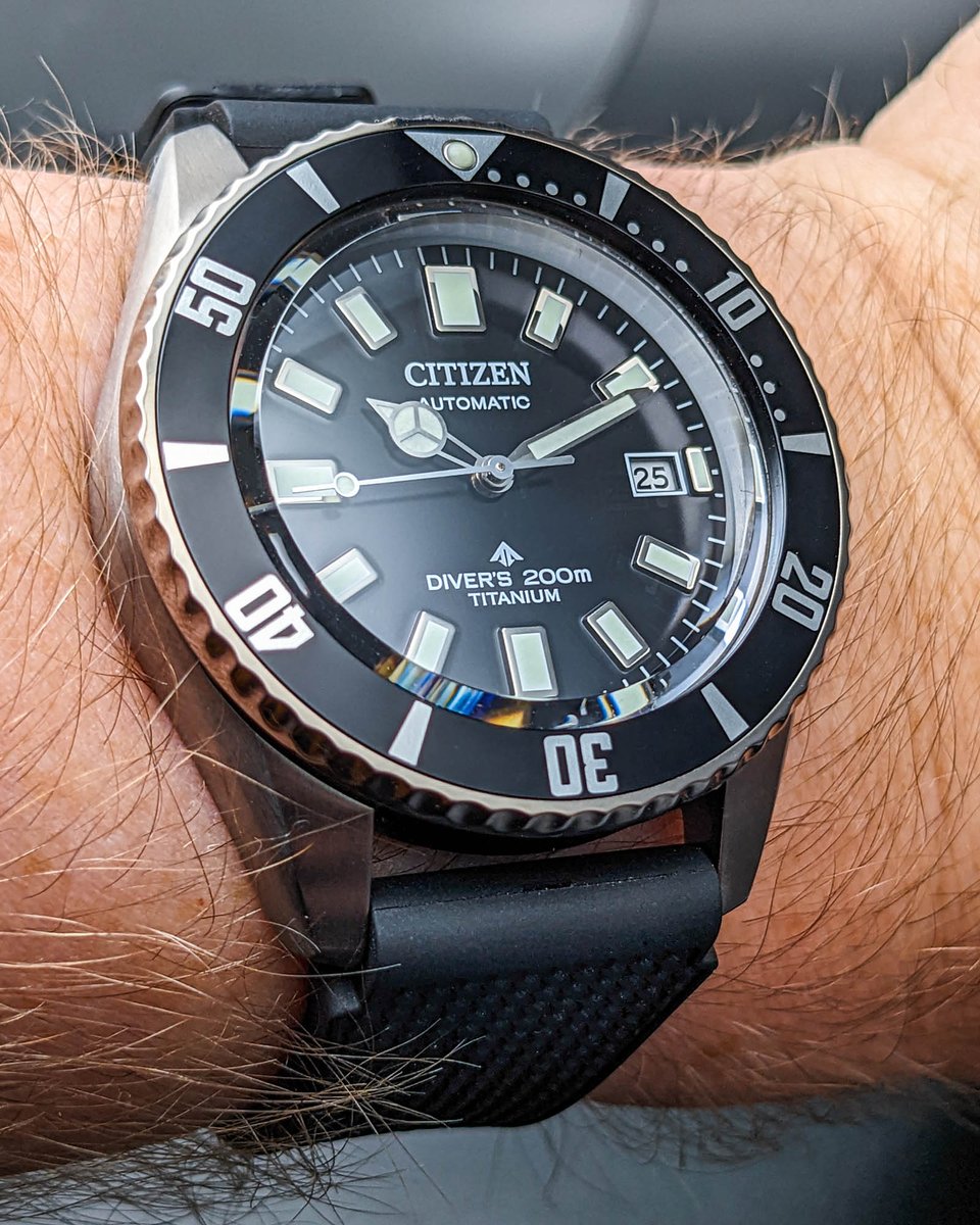 aBlogtoWatch (@ablogtowatch) on Twitter photo Today Sean shares his thoughts on the new <a href="/citizen_watch/">Citizen Watch UK</a> 41mm titanium Promaster Mechanical Diver 200m
ablogtowatch.com/watch-review-c… Today Sean shares his thoughts on the new <a href="/citizen_watch/">Citizen Watch UK</a> 41mm titanium Promaster Mechanical Diver 200m
ablogtowatch.com/watch-review-c…