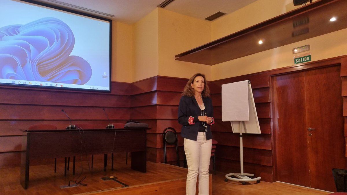 Miércoles Nefrológicos (@nefrologicos) on Twitter photo #miercolesnefrologicos
María Márquez <a href="/mmvidas/">maría marques vidas</a>, nos da la bienvenida a Miércoles Nefrológicos! <a href="/SOMANEorg/">Sociedad Madrileña de Nefrología (SOMANE)</a>
Empezamos! #miercolesnefrologicos
María Márquez <a href="/mmvidas/">maría marques vidas</a>, nos da la bienvenida a Miércoles Nefrológicos! <a href="/SOMANEorg/">Sociedad Madrileña de Nefrología (SOMANE)</a>
Empezamos!