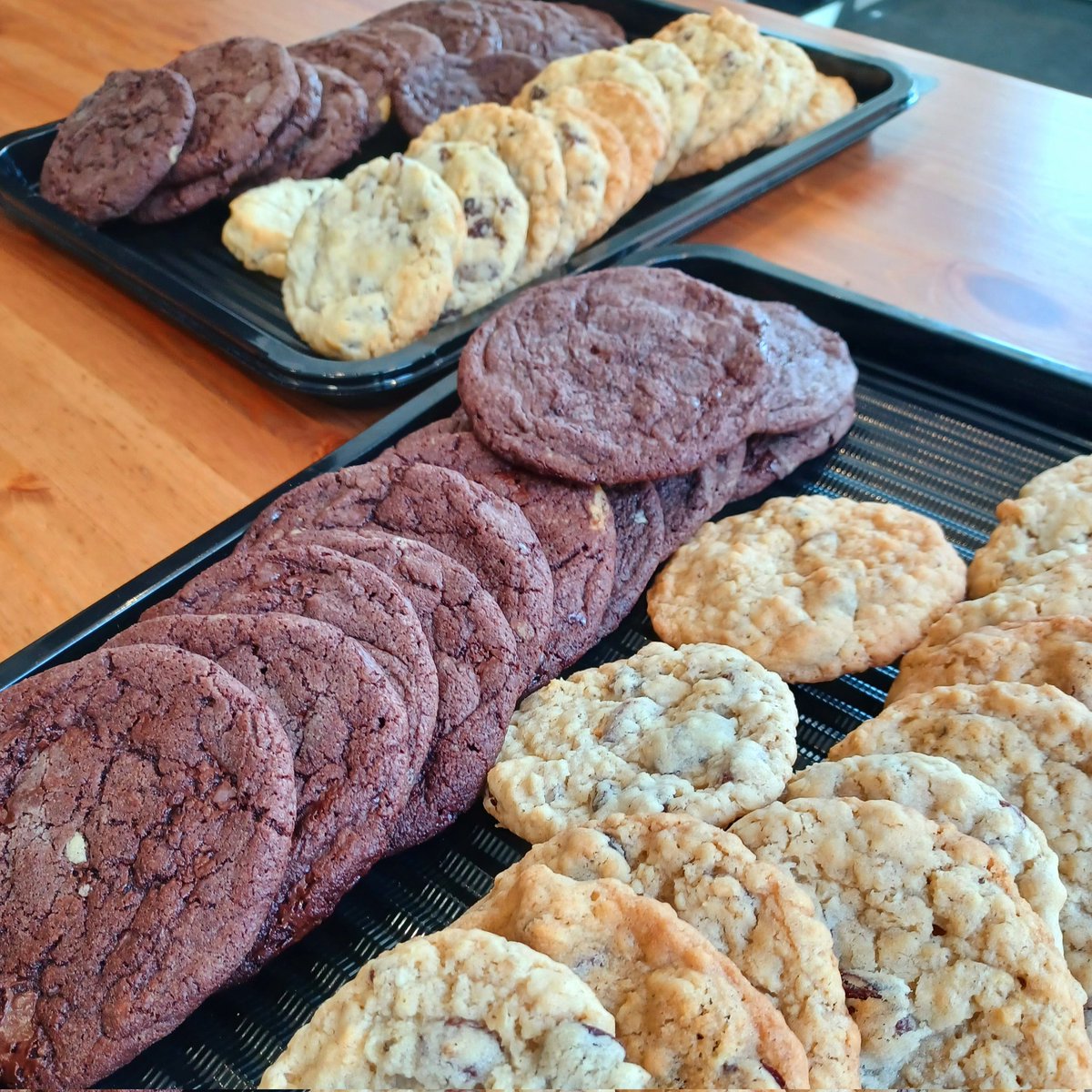 TheSunshineBake's tweet photo. We'll be at St Chad's Ecofestival this Saturday 1-4pm, with lots of tasty vegan goodies, like these mouth watering vegan cookies! 
☀️☀️☀️ https://t.co/ABRCt0DoT8