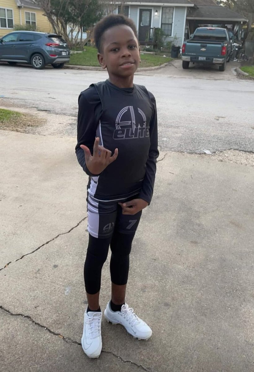 LabrandonSearcy's tweet photo. Rest up #7 We will forever hold you dear to our hearts, #DManStrong #7
#Gonetosoon #FWEFAMILY
@TreyTaylor2005 @TONYHAMILTON24 @EllisMyers8 @sheldon_rayford @LabrandonSearcy https://t.co/6oFBmBXGwV