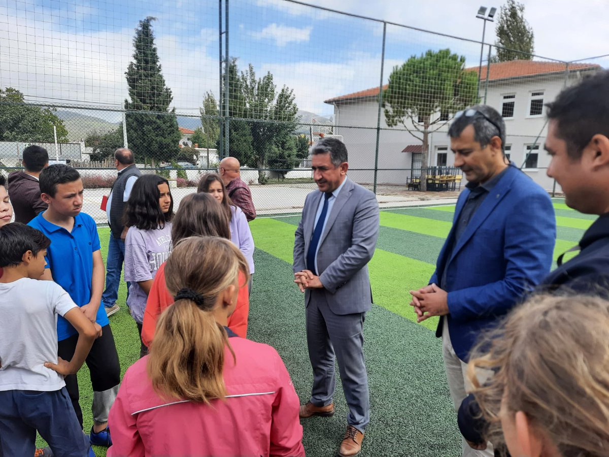 📍Çiftlik İlkokulu/Ortaokulu

İlçe Milli Eğitim Müdürümüz Sn. <a href="/idriskomurcu/">idris KÖMÜRCÜ</a>, Çiftlik İlkokulu/Ortaokulu’nu ziyaret ederek öğrenci ve öğretmenlerimiz ile biraraya geldiler. 

<a href="/tcmeb/">Millî Eğitim Bakanlığı</a> <a href="/tcmuglavaliligi/">Muğla Valiliği</a> <a href="/mentesegovtr/">T.C. Menteşe Kaymakamlığı</a> <a href="/mugla_mem/">Muğla İl Millî Eğitim Müdürlüğü</a> <a href="/emrecay55/">Emre ÇAY</a> @Ciftlikilkorta