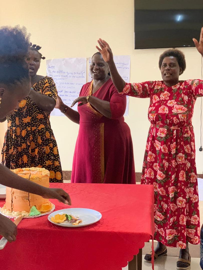 Decodiuganda's tweet photo. And to crown the day... Toto Anne gets to celebrate her birthday not only with the staff but also with the beneficiaries from Kapelebyong Kapelebyong, and Okungur sub-counties. Happy birthday once again CEO; you are loved and worth loving!!! https://t.co/6PcU6h4eYB