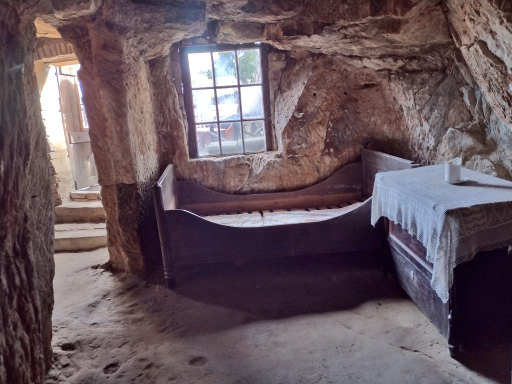 squirrelpics1's tweet image. Die Felsenwohnungen #Langenstein Wirklich sehenswert 😊