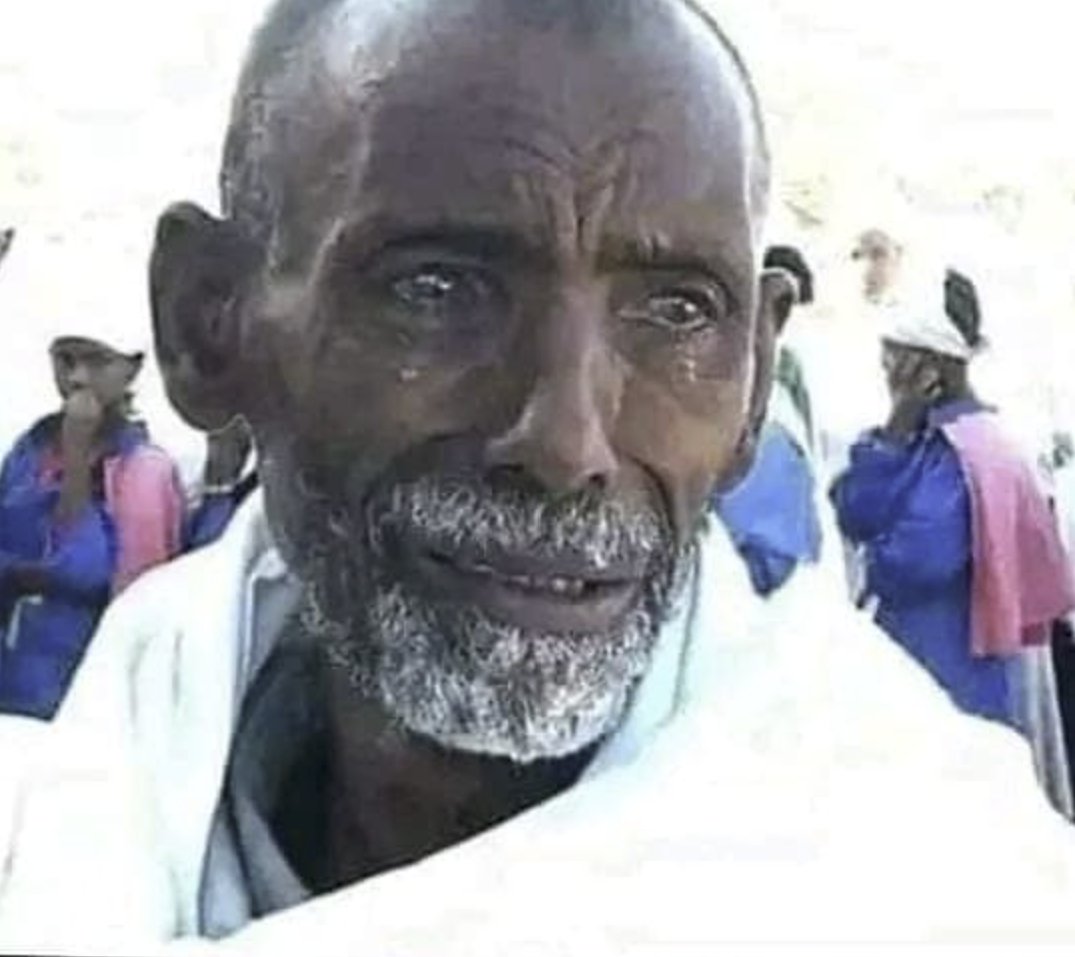 TokkooOromoon's tweet photo. Abiy and the ruling PP party are pitting the Amhara people against the Oromo people to maintain power by mobilizing armed civilian Amharas against unarmed Oromo civilians. https://t.co/mKKt9eW7Dw @amnesty @hrw @reuters @ap @BBCWorld @cnn @nytimes #OromoVoice #2022inOromia