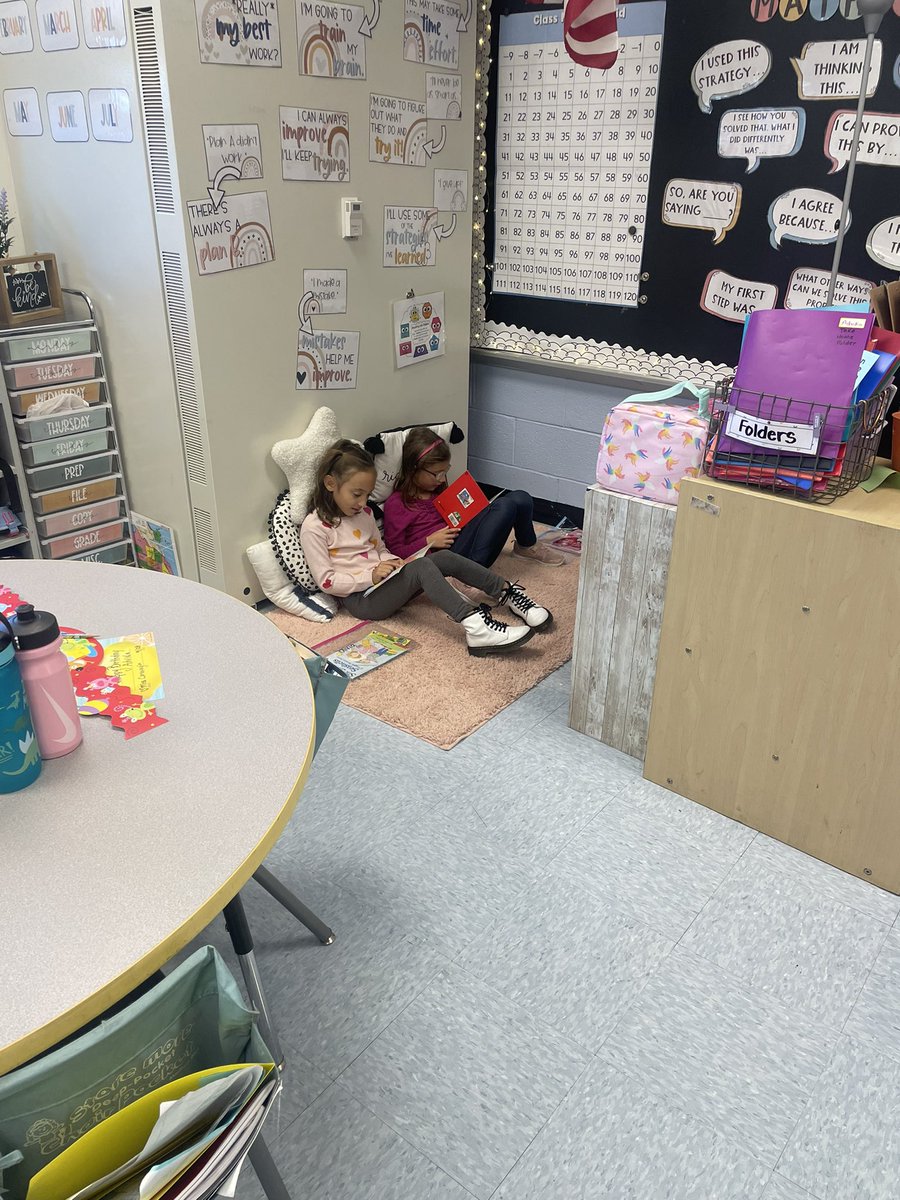 Mrs. Karr tweet media