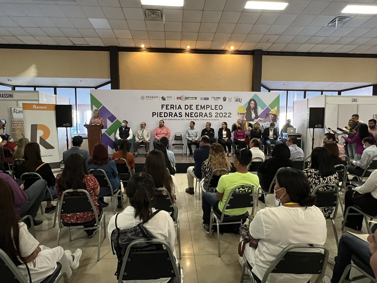 En estos momentos formamos parte de la inauguración de la “Feria del Empleo Piedras Negras 2022”. #DesarrolloEconómico