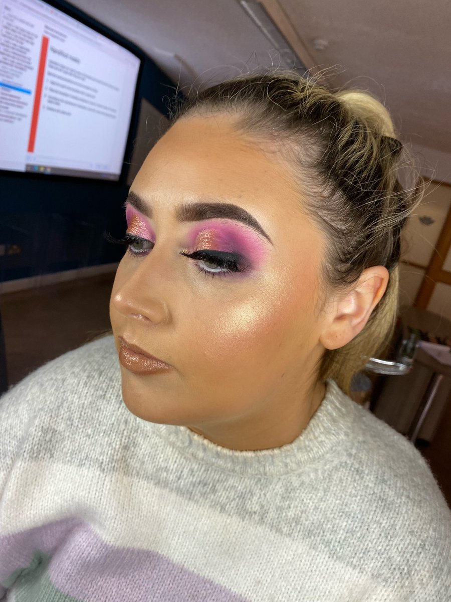 SarahOR100's tweet photo. Pretty in pink 💖🌸  loved creating this makeup look on my lovely client today in our practical class 💞 @TUS_Midwest  #beautyspatus @MajellaGolden https://t.co/dO1UUT2e9P