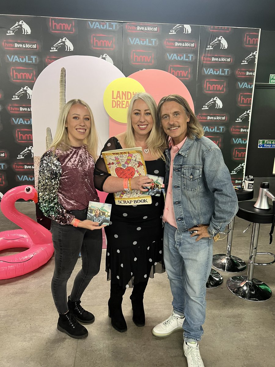 donnamclements1's tweet photo. One my best ever days! To meet @OfficialMarkO was something I thought would only happen in the ‘Land of Dreams’! Wait… He was just amazing - a truly beautiful soul… 
@hmvVault @kaideeclark #LandOfDreams #dreamscometrue https://t.co/b4okEx3EyJ