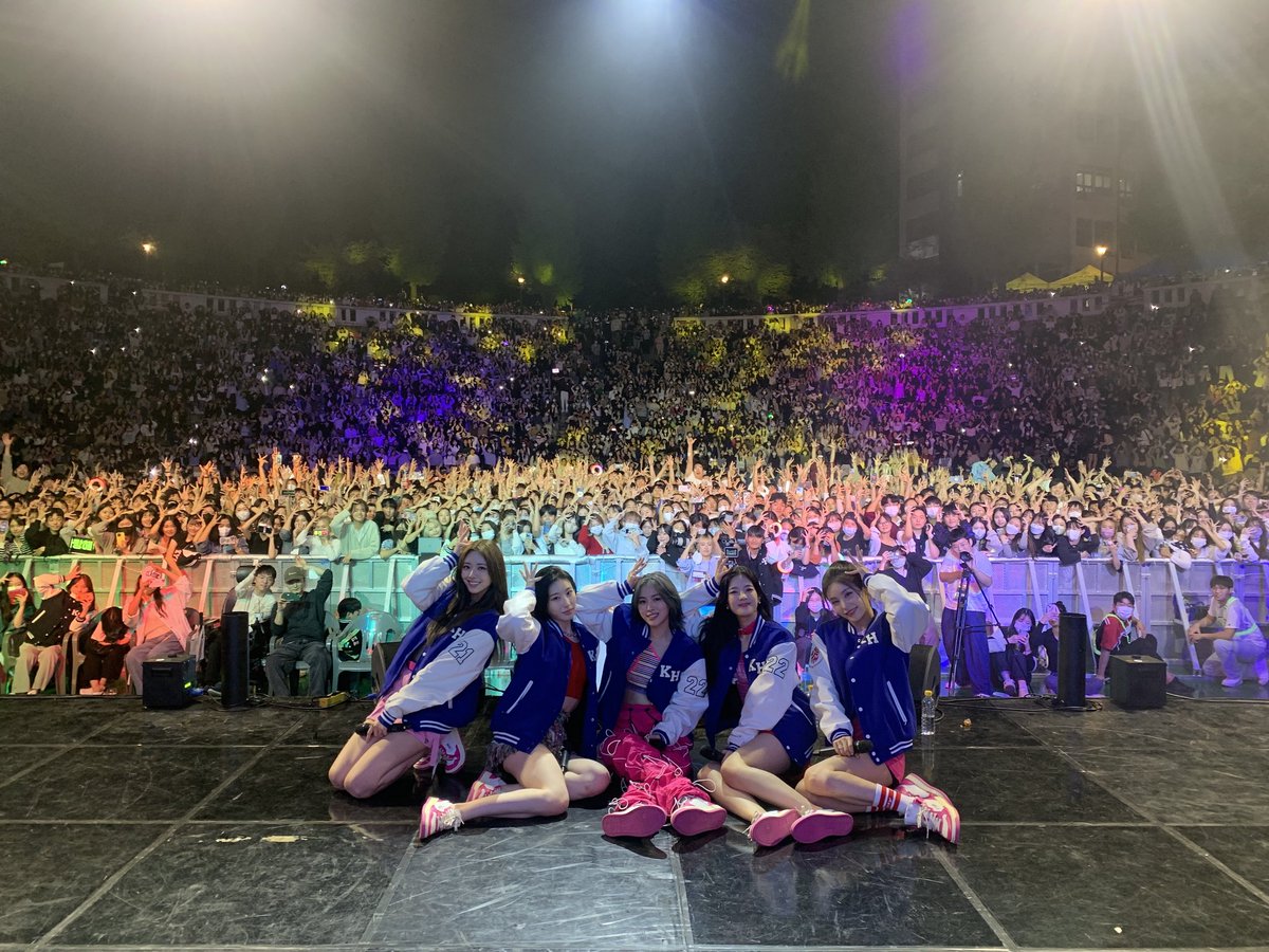 itzyskzfiles's tweet photo. ITZY today!
#ITZY    #MIDZY @ITZYofficial
#경희대학교 #KyungHeeUniversity
#MASTERPEACE #Ready_Set_Play https://t.co/oWjU4HrLD9