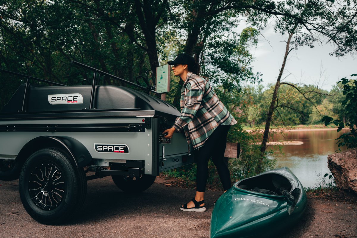 space_trailers's tweet photo. The tough but lightweight trailer lets you bring everything you want, not just what you need. 

#spacetrailers #spacetrailer #exploremore #wednesdaythought https://t.co/aW8aC2naa6