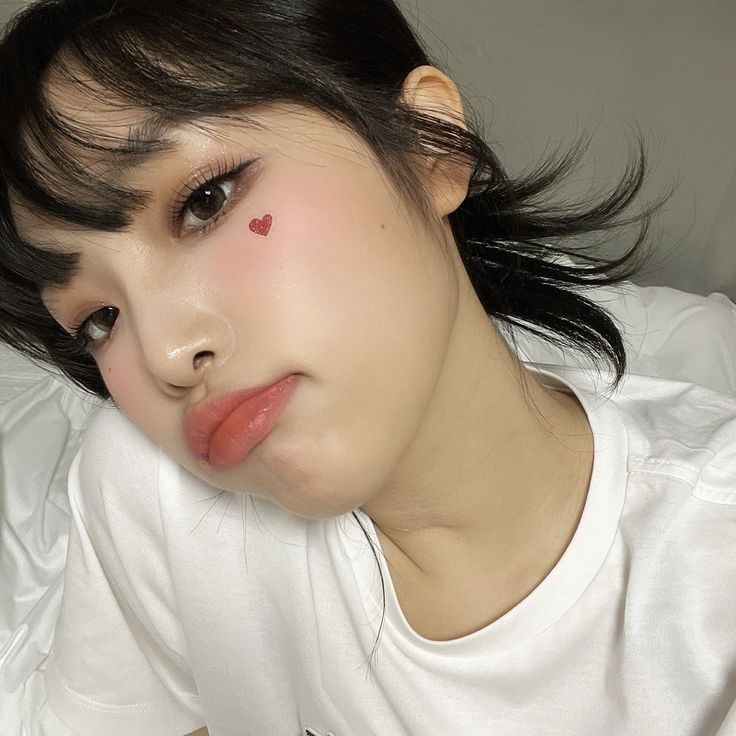 gguknako's tweet photo. feliz cumple preciosa, estoy muy orgullosa y feliz de verte crecer personal y profesionalmente. espero que la pases increíble hoy en tu día y que recibas mucho amor, te amo muchísimo 💛 

#HAPPY_YENA_DAY
#말랑콩떡_예나공주_생일축하해
#SmileyHeroYENADay https://t.co/F9a7sbAabG