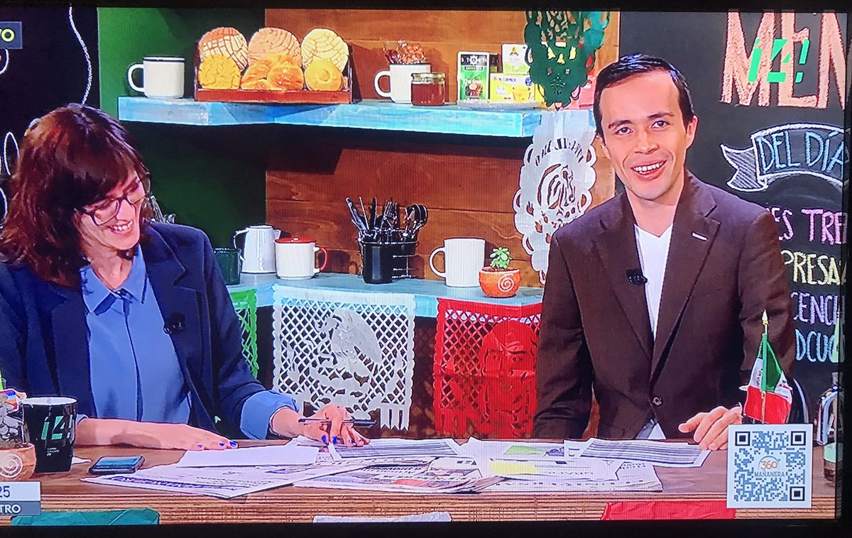 planetaemocion's tweet image. Basta con que salga o digan algo de cualquier otro partido o fuerza opositora al peje y hasta actúan y se ríen 🙄🙄🙄 bueno, véalo cinco minutos y compruébelo, una pena. “Los priistas” “los panistas”y NOT ONCE dicen “los morenistas” 🤣🤣🤣es descarado #osomil @canalcatorcemx