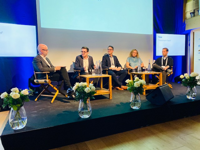 centenara_labs's tweet photo. Inspiring investment panel @Longevity_Inv with @mudry_pierre, @RobinLauber_, @MiriPolachek, and Sebastian Punzeler moderated by @PhilNewman101. #longevity #investing @rejuveron_life https://t.co/Ykct48UZXj