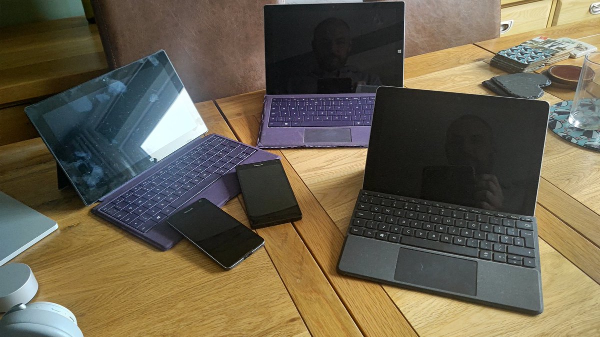 Vert_Edge_Face's tweet photo. @surface PRO2 PRO3 GO2 BOOK2 Dial, Mouse, Headphones, so many pens Lumia 950&amp;950xl (they should count) photos taken with Duo2 https://t.co/ubNRAR8xkc