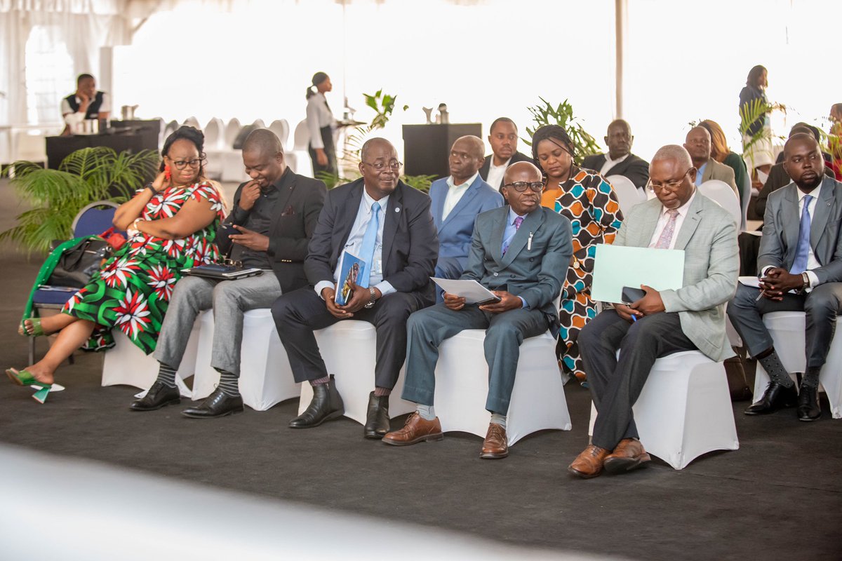 FAORDCongo's tweet photo. #Journéemondialecontrelarage,sur le thème: « La rage:une Seule Santé-Zéro Mort » .

En #RDC 🇨🇩,la @FAO accompagne le Gouvernement pour atteindre l’objectif mondial de « Zéro Rage d’ici 2️⃣0️⃣3️⃣0️⃣ » .

#WRD2022 https://t.co/sBmHloI77H