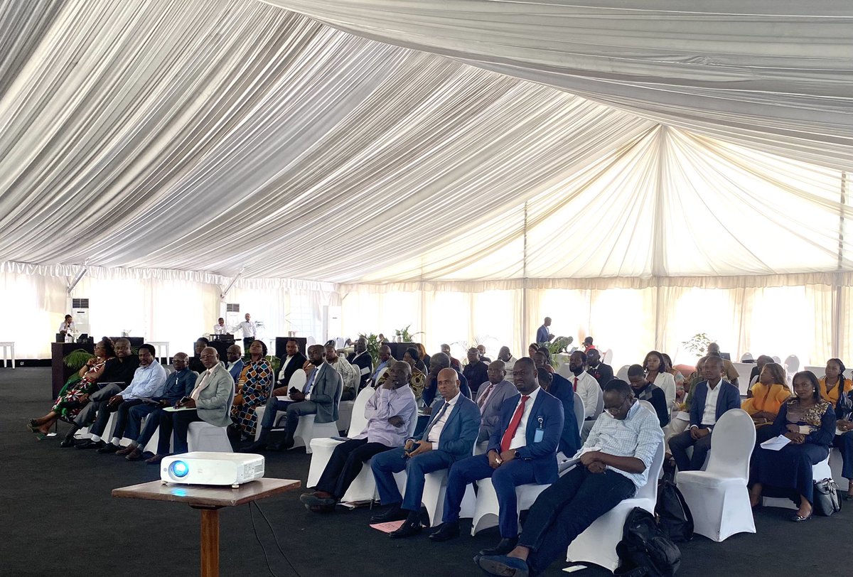 FAORDCongo's tweet photo. #Journéemondialecontrelarage,sur le thème: « La rage:une Seule Santé-Zéro Mort » .

En #RDC 🇨🇩,la @FAO accompagne le Gouvernement pour atteindre l’objectif mondial de « Zéro Rage d’ici 2️⃣0️⃣3️⃣0️⃣ » .

#WRD2022 https://t.co/sBmHloI77H