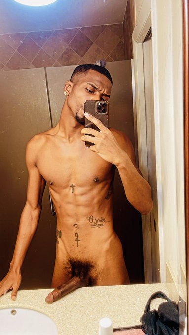 1 pic. Real pretty when he wake up ??‍♂️ 
https://t.co/edBv4FCu2H https://t.co/LuVLNXtPcK