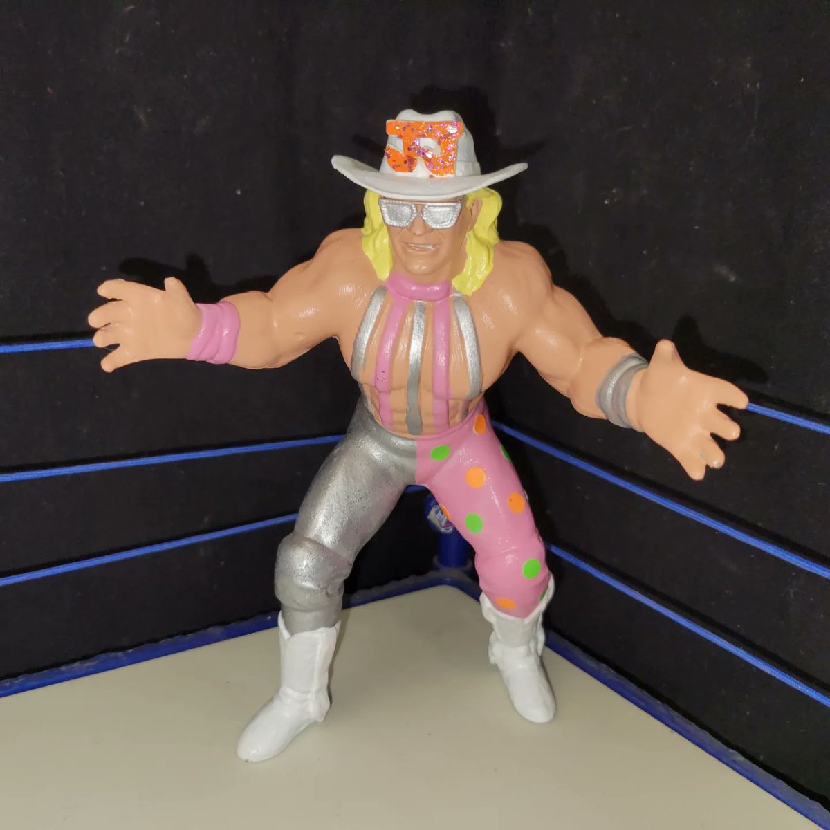 SiNNbODHi's tweet photo. Double LJN @RealJeffJarrett custom #LJNs by yours truly! #CAC @CACReunion Cauliflower Alley Club 56th annual Reunion
Head by the great @VegTomislav
Brought to you by @mcneileng
Printed on @anycubic3dprint
#3dprint #hobby #wrestling https://t.co/AMbcPOPMeV
